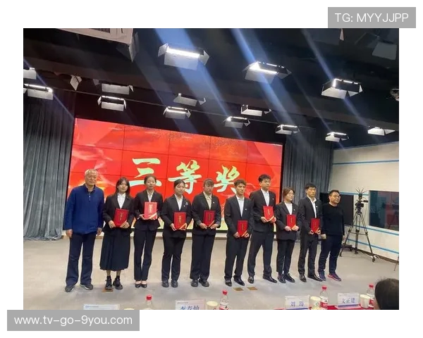 成都街舞队在世界滑板锦标赛中的团队协作表现分析与点评